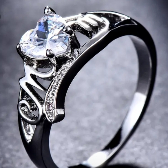 NWT Silver Plated Inlaid Heart Shaped Zircon Hollow Ring MOM Letter Pattern - Picture 4 of 6